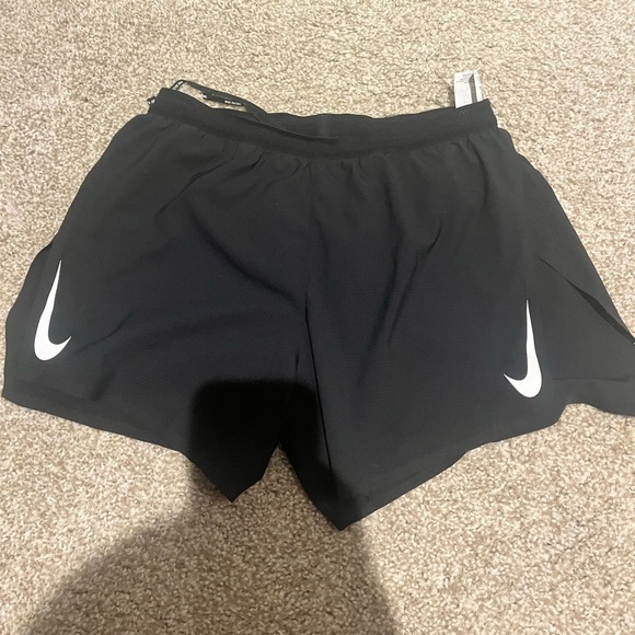 Nike Aeroswift 5inch Split Shorts - Picture 2 of 2